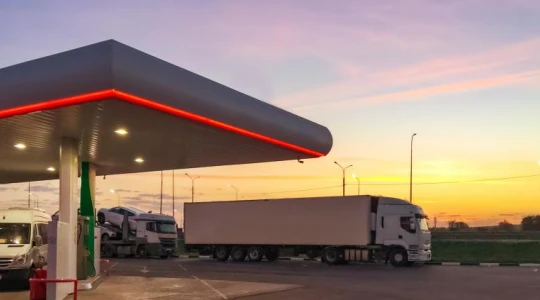 Kultowa marka motorsportu pojawi się w Polsce. Amerykańska sieć stacji Gulf zadebiutuje jeszcze w 2026 roku